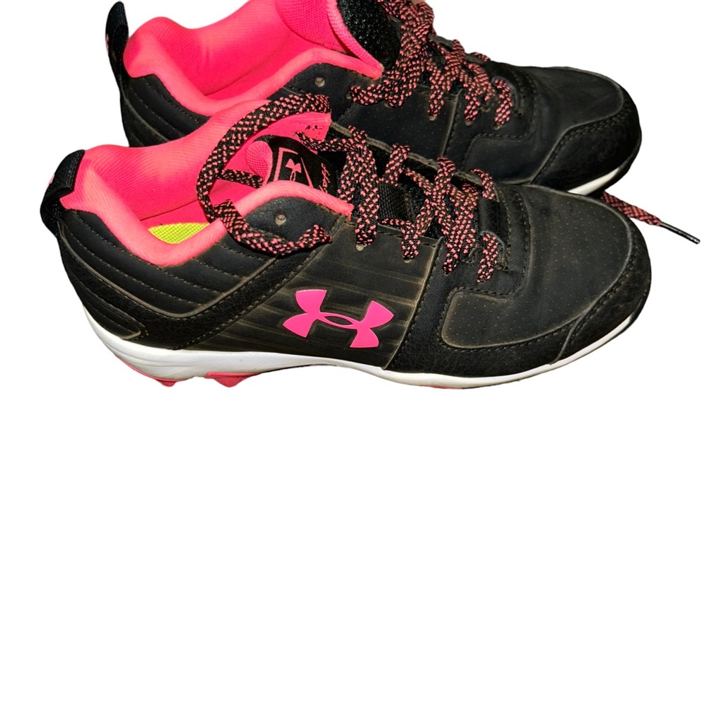 Under armour girls pink/black baseball softball cleats size 11